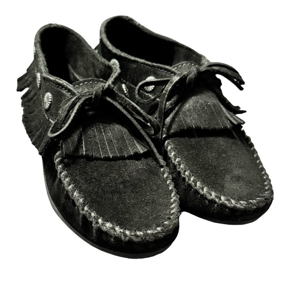 Minnetonka Shoes - Minnetonka Genuine Suede Leather Black Soft Fringe Concho Moccasins size 8.5